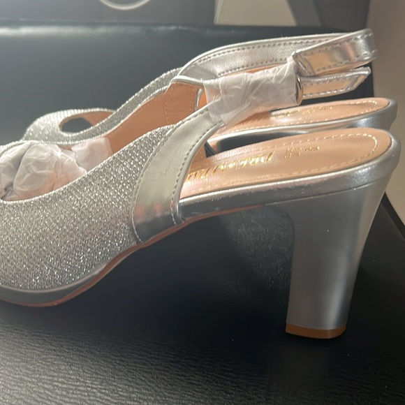 Dream Pairs silver wedged hill shoes - Picture 7 of 10